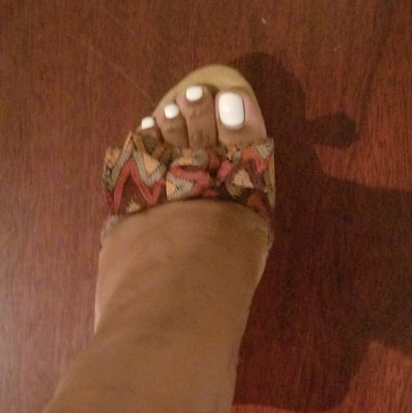 Sandals - Picture 3 of 4